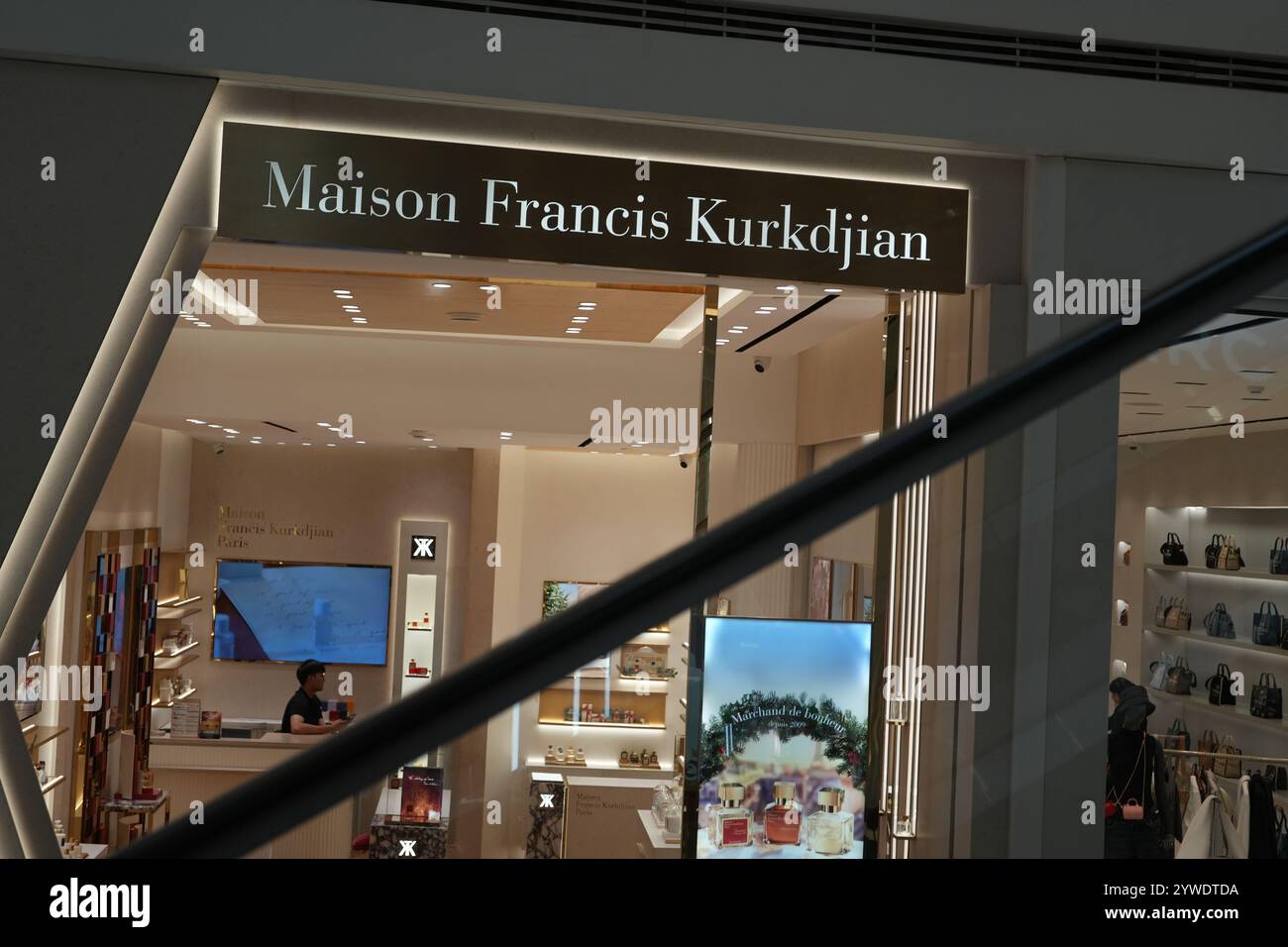 Bangkok, Thaïlande, 21 novembre 2024 : Maison Francis Kurkdjian magasin exposé dans le centre commercial Banque D'Images
