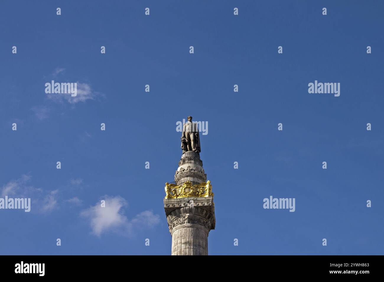 Colonne du Congrès (colonne du Congrès, Congreskolom) avec statue de Léopold I sur le dessus, monument, place du Congrès (place du Congrès, Congresplein), Brusse Banque D'Images