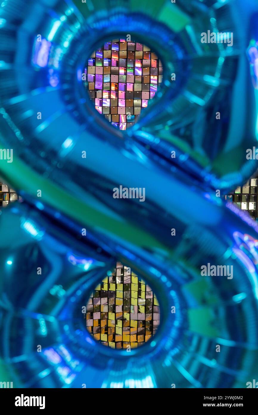 Blurred Number Eight Balloon : fête d'anniversaire Banque D'Images