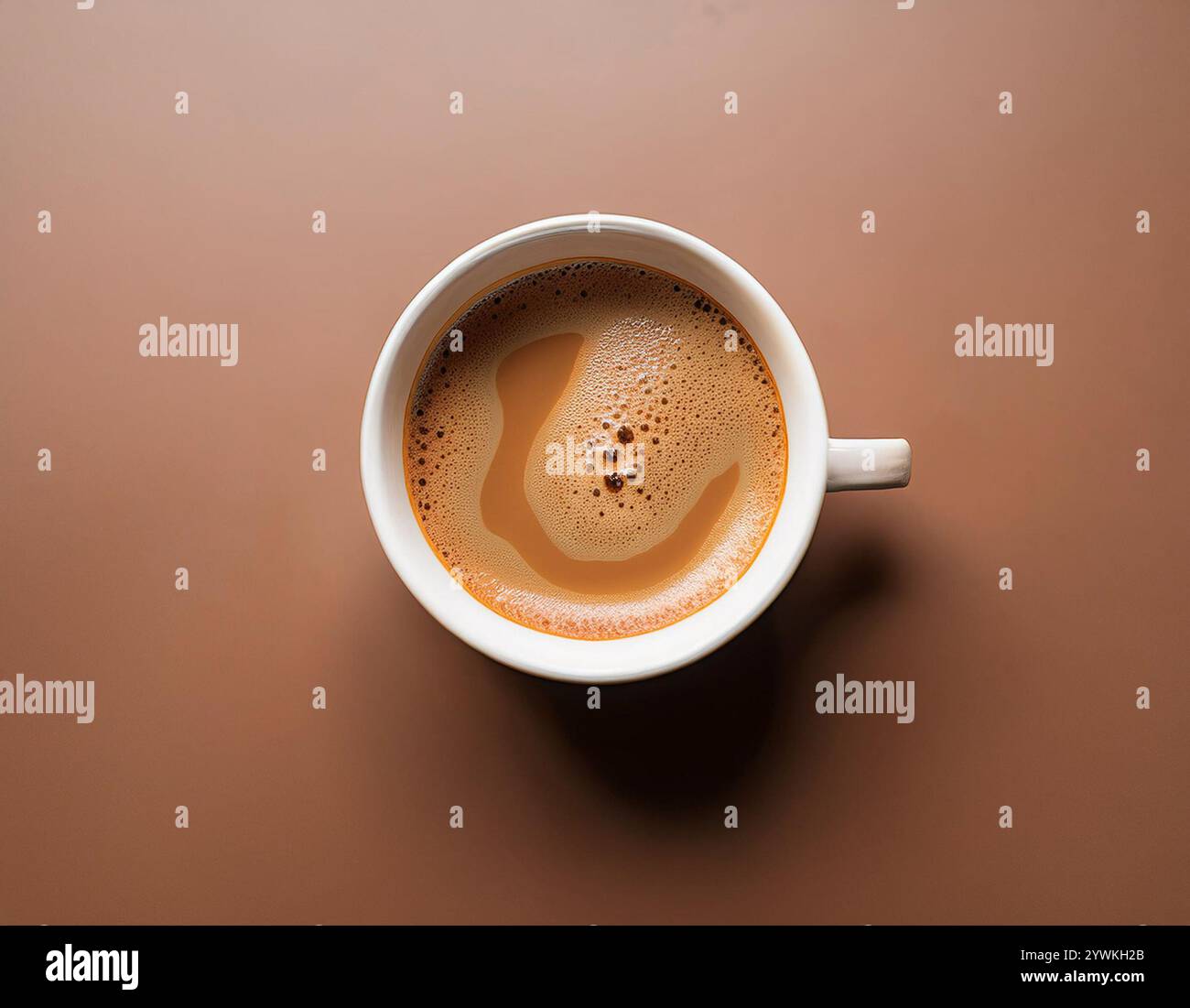 Tasse de café moderne sur le concept de fond de mousse de Mocha Banque D'Images