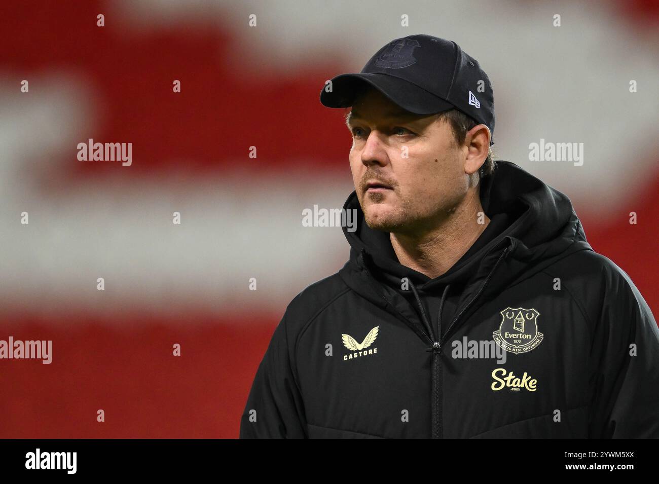 Brian Sorensen Manager d'Everton arrive devant la Women's League Cup - phase de groupes - Groupe A Liverpool Women v Everton Women au St Helens Stadium, St Helens, Royaume-Uni, le 11 décembre 2024 (photo par Craig Thomas/News images) in, le 12/11/2024. (Photo de Craig Thomas/News images/SIPA USA) crédit : SIPA USA/Alamy Live News Banque D'Images