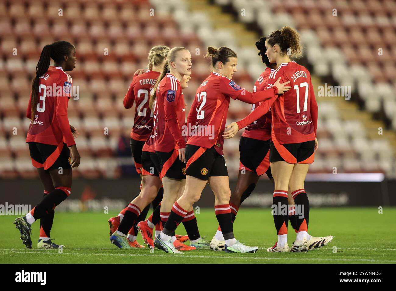 Leigh, Royaume-Uni. 11 décembre 2024. Deanna Cooper de Newcastle dans la session d'échauffement d'avant-match lors de la Women's League Cup - phase de groupes - Groupe A Manchester United Women v Newcastle United Women au Leigh Sports Village, Leigh, Royaume-Uni, 11 décembre 2024 (photo par Alfie Cosgrove/News images) à Leigh, Royaume-Uni le 12/11/2024. (Photo par Alfie Cosgrove/News images/SIPA USA) crédit : SIPA USA/Alamy Live News Banque D'Images