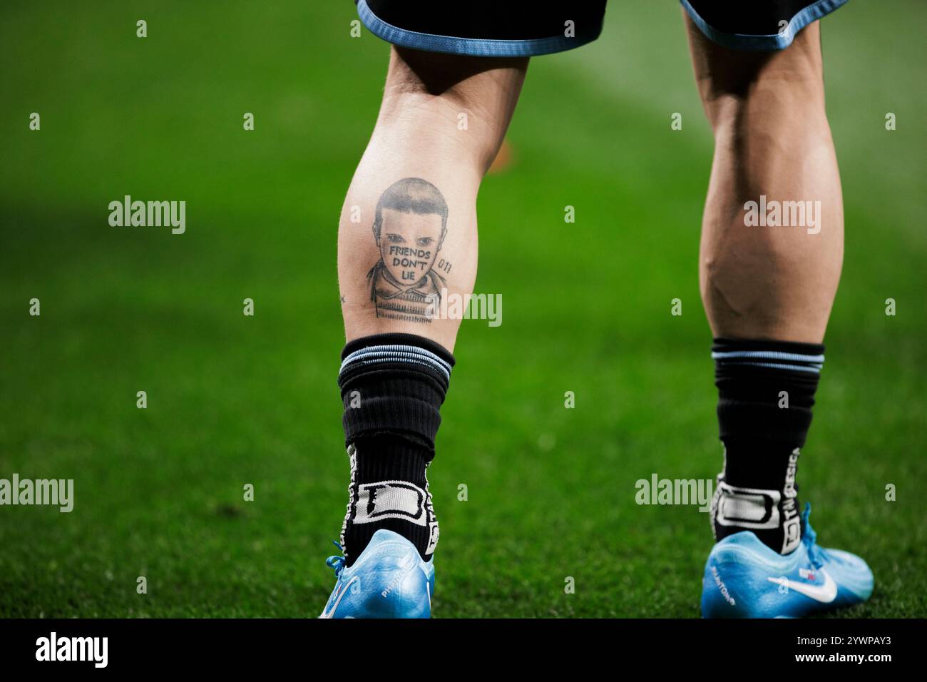 Madrid, Espagne. 11 décembre 2024. MADRID, ESPAGNE - 11 décembre : Juraj Kucka de Slovan Bratislava montre son tatouage alors qu'il se réchauffe lors du match de la ligue des champions de l'UEFA 2024/25 entre l'Atletico de Madrid et Slovan Bratislava au Riyad Air Metropolitano Stadium. (Photo de Guillermo Martinez/Sipa USA) crédit : Sipa USA/Alamy Live News Banque D'Images