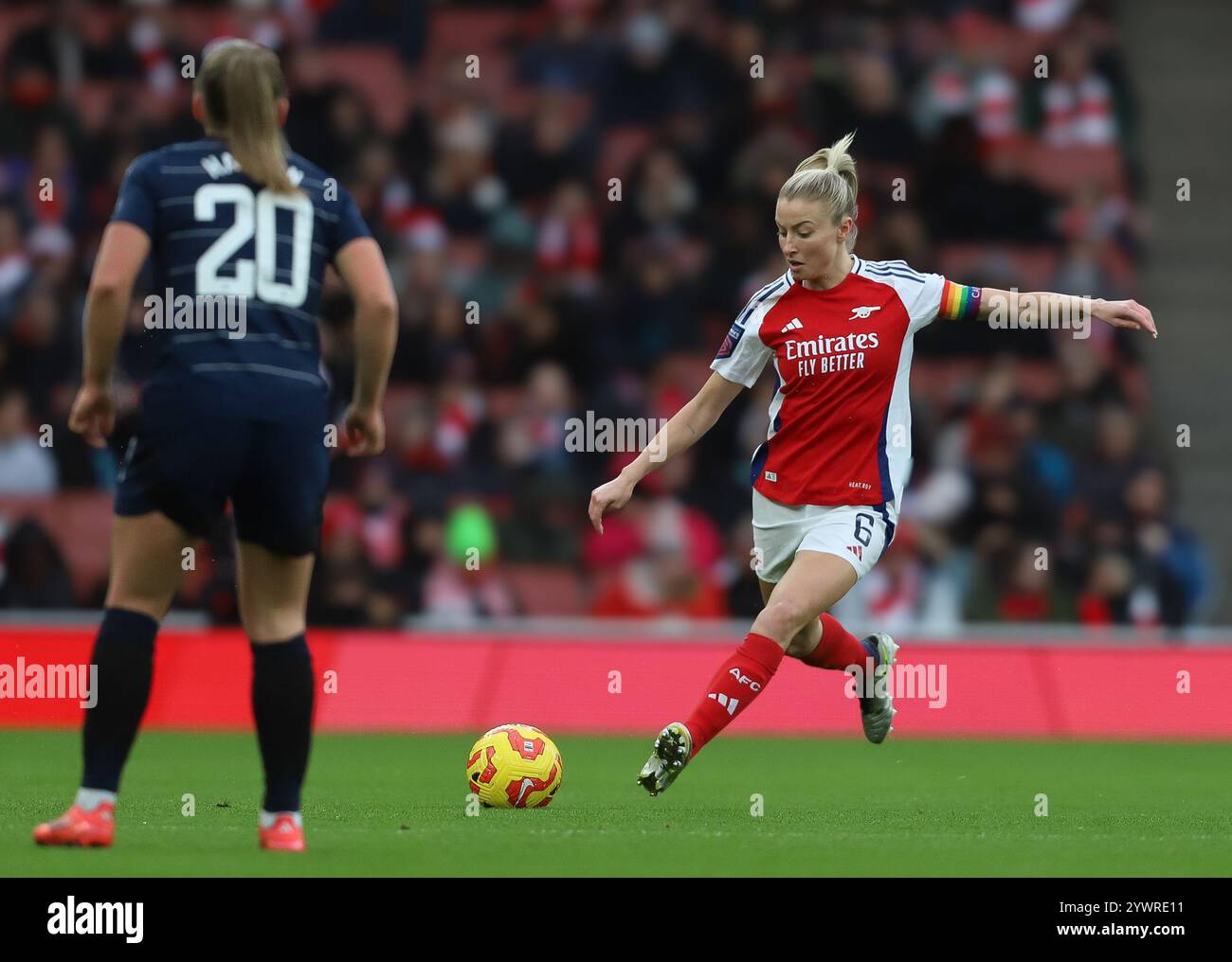 Le capitaine de l'arsenal Leah Williamson lors du match de Super League féminine de Barclays FA entre Arsenal et Aston Villa à l'Emirates Stadium de Londres le dimanche 8 décembre 2024. (Photo : Jade Cahalan | mi News) crédit : MI News & Sport /Alamy Live News Banque D'Images