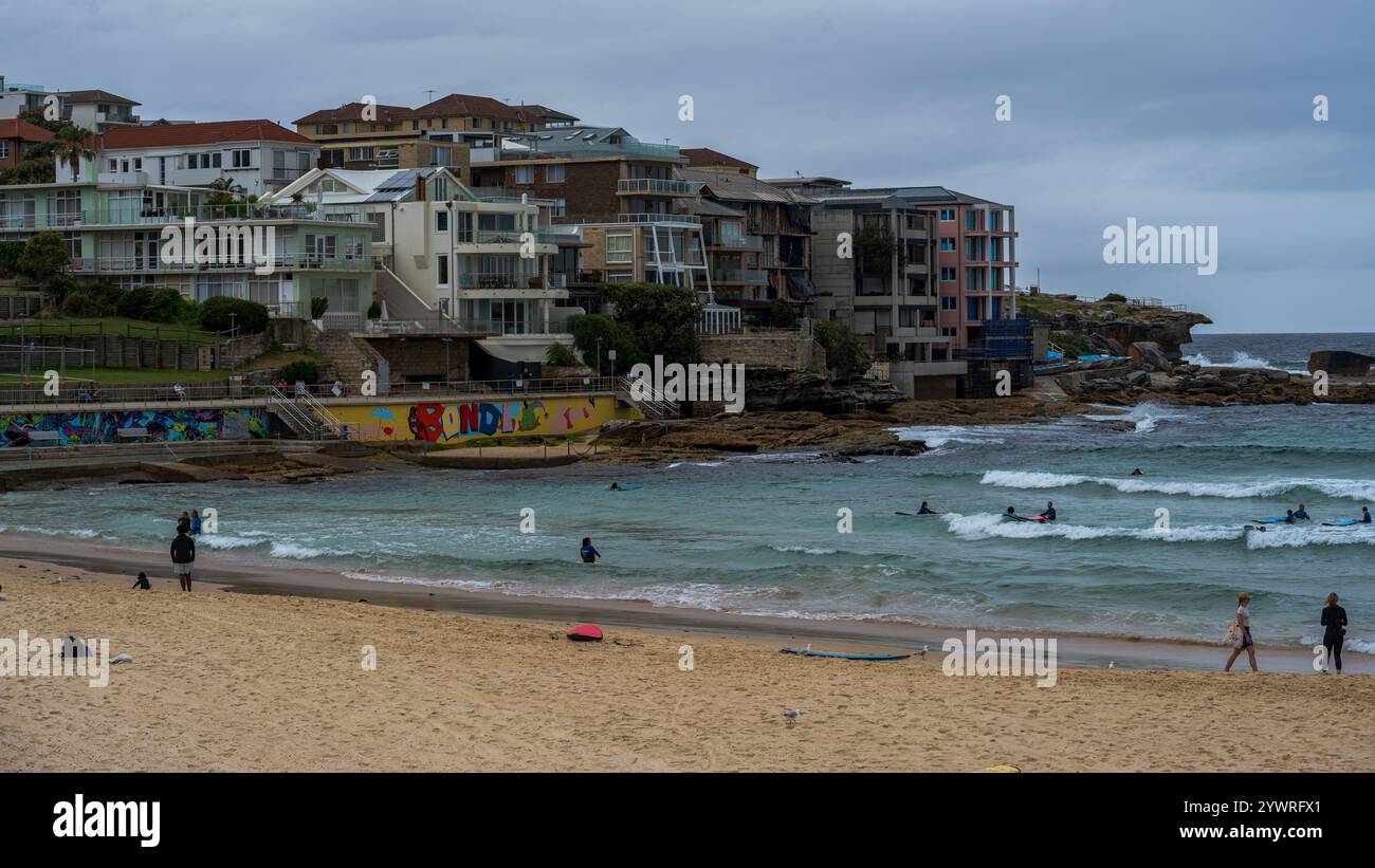 Sydney, Nouvelle-Galles du Sud, Australie--novembre 11, 2024. Photo de la plage populaire de Bondi Beach à Sydney en Australie. Banque D'Images