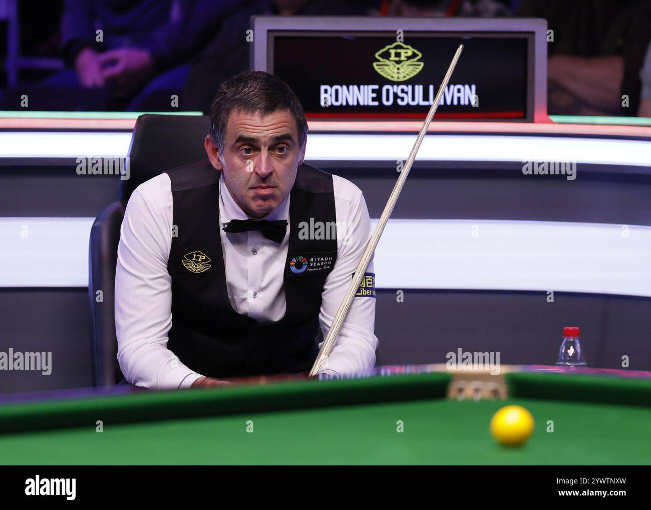 Photo du dossier datée du 23-11-2024 de Ronnie O'Sullivan lors de son match contre Barry Hawkins (non photographié). « Je suis absolument inutile, c'est pourquoi. » - L'explication simple du sept fois champion du monde Ronnie O'Sullivan pour sa défaite au premier tour de l'Open anglais face au Chinois He Guoqiang. Date d'émission : jeudi 12 décembre 2024. Banque D'Images