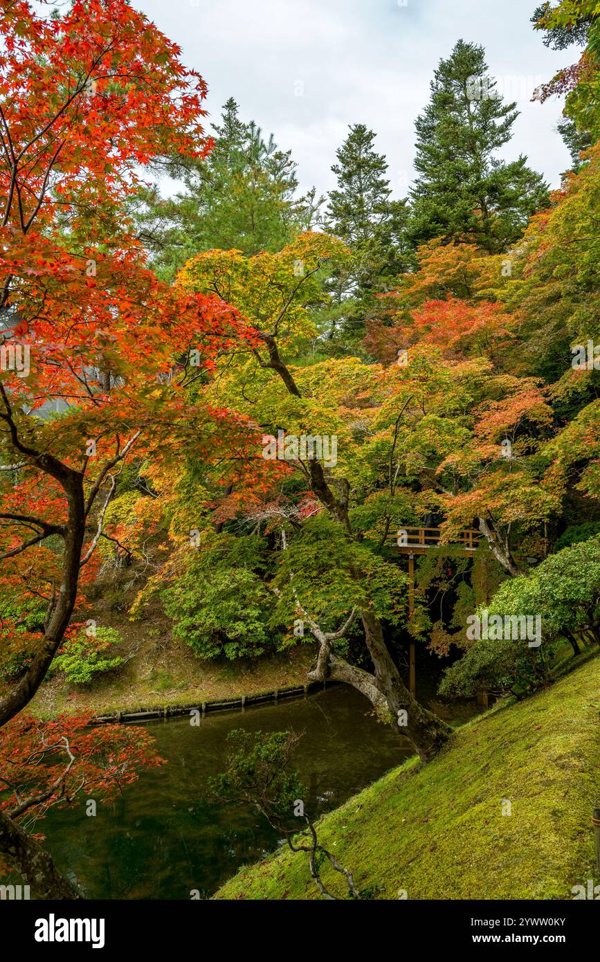 Le jardin et le lac de la villa impériale Shugakuin dans le nord-est de Kyoto Japon Banque D'Images
