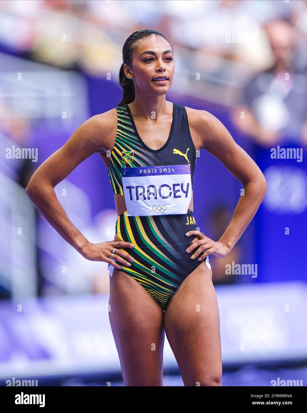 Adelle Tracey participe au 800 mètres aux Jeux Olympiques de Paris 2024. Banque D'Images