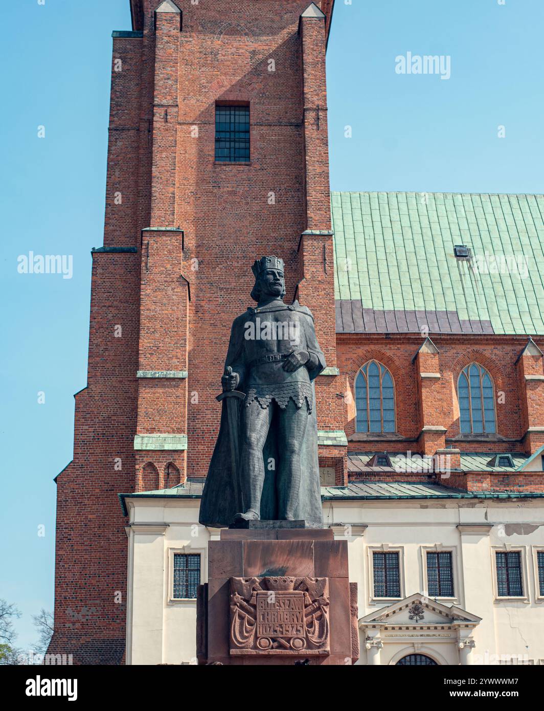 Statue de Bolesław le brave à Gniezno, Pologne, hommage au premier roi de Pologne et à l'histoire nationale. Banque D'Images