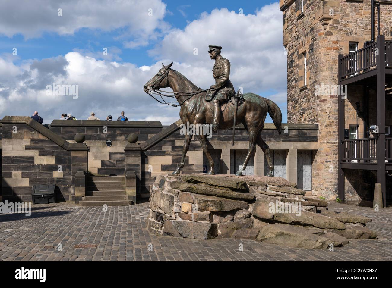 Monument Earl Haig à Hospital Square dans le château d'Édimbourg, ville d'Édimbourg, Écosse, Royaume-Uni. Statue équestre en bronze du champ Mars de la première Guerre mondiale Banque D'Images