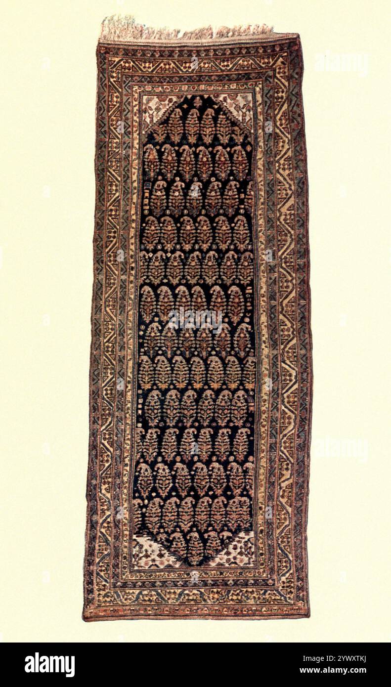 TAPIS ORIENTAL taille 11-1 x 4-2 CHAÎNE — 8 nœuds au pouce TRAME — 8 nœuds au pouce 64 NŒUDS au pouce CARRÉ extrait de « tapis orientaux, coureurs et tapis et quelques reproductions Jacquard » de Sydney Humphries, publié par Adam et Charles Black 1910 Banque D'Images