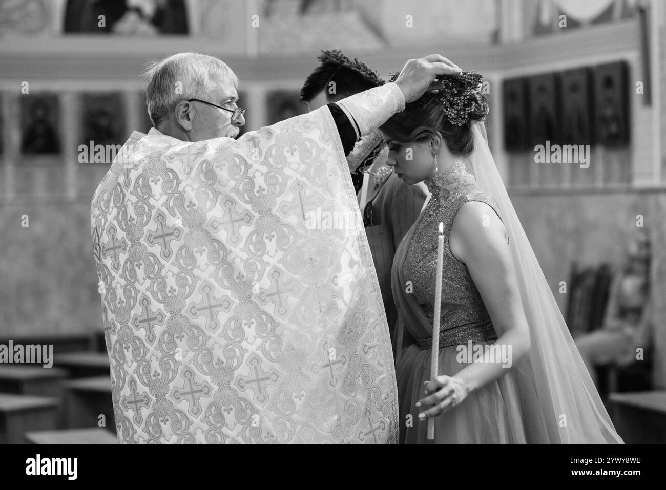 Rituel de mariage dans l'Église orthodoxe dans la tradition slave Banque D'Images