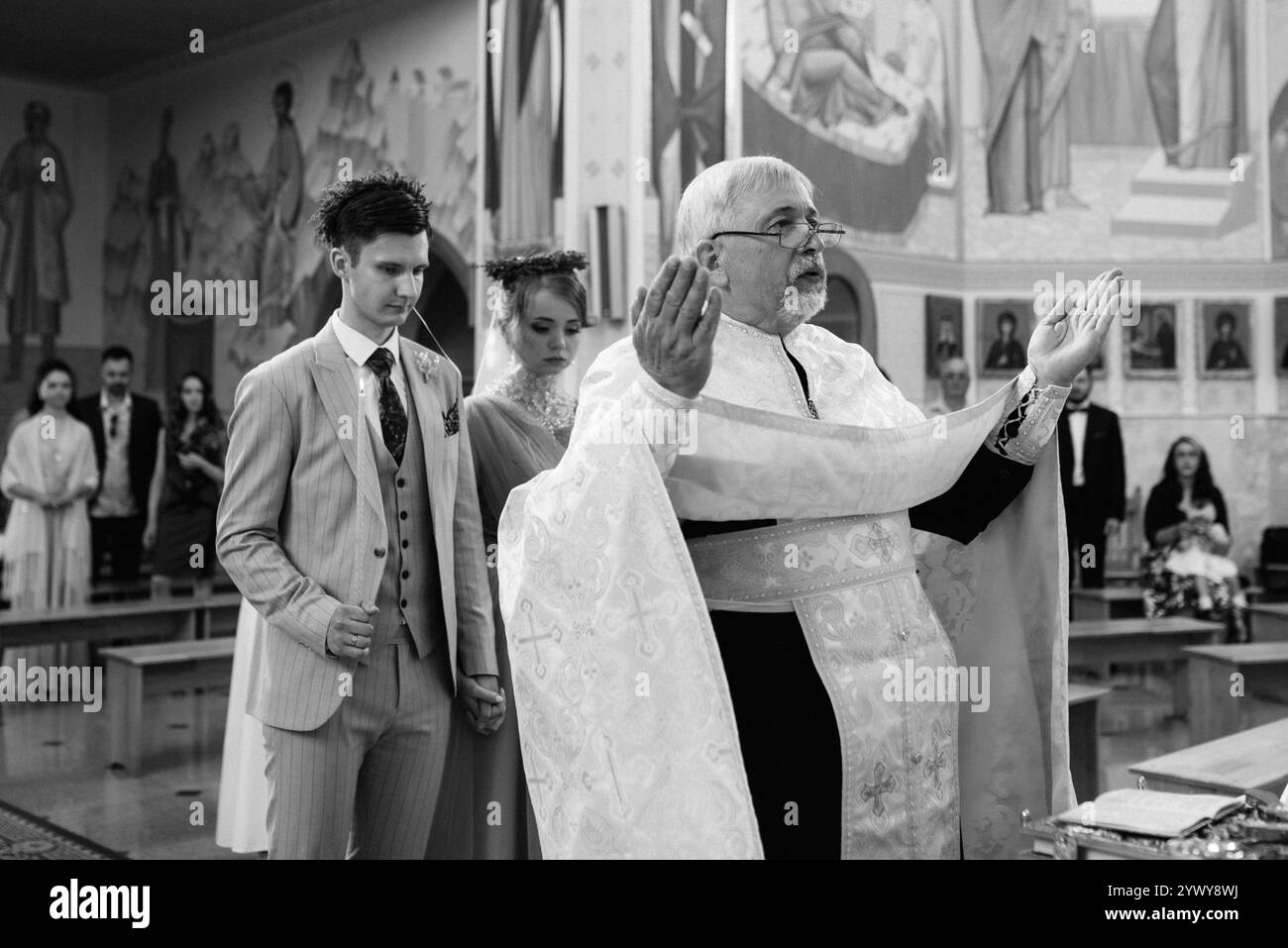 Rituel de mariage dans l'Église orthodoxe dans la tradition slave Banque D'Images