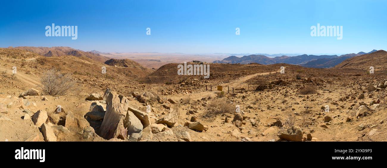 Une image panoramique haute résolution d'une vue au loin vue depuis le col de Spreetshoogte, Namibie, Afrique. Banque D'Images