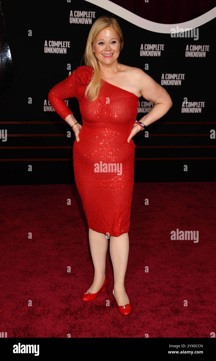 HOLLYWOOD, CALIFORNIE - 10 DÉCEMBRE : Caroline Rhea assiste à la première de Los Angeles de Searchlight Pictures 'A Complete Unknown' au Dolby Theatre le 10 décembre 2024 à Hollywood, Californie. Crédit : Jeffrey Mayer / MediaPunch Banque D'Images