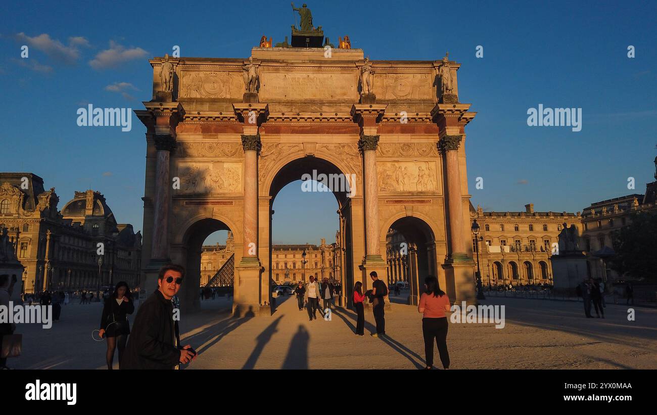 FRANCE. PARIS (75) 1ER ARRONDISSEMENT. PROCHE DU MUSÉE DU LOUVRE, DE L'ARC DE TRIOMPHE DU CARROUSEL Banque D'Images