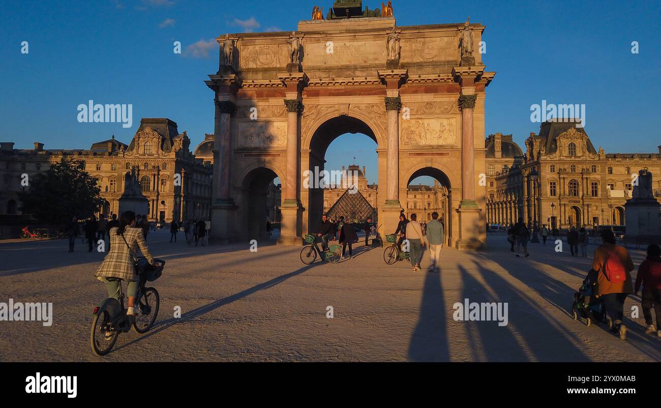 FRANCE. PARIS (75) 1ER ARRONDISSEMENT. PROCHE DU MUSÉE DU LOUVRE, DE L'ARC DE TRIOMPHE DU CARROUSEL Banque D'Images