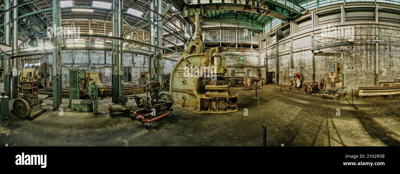Marteau hydraulique industriel et lamelles dans le turbine Hall, Cockatoo Island, Sydney, Australie Banque D'Images