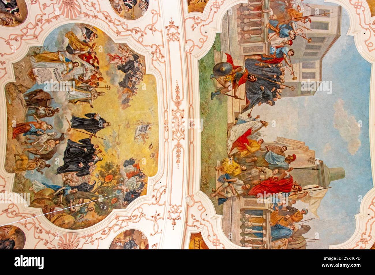 Peintures sur le dôme de l'église abbatiale romane Saint-Maurice d'Ebersmunster, construite en 1112 et reconstruite en 1717 Banque D'Images