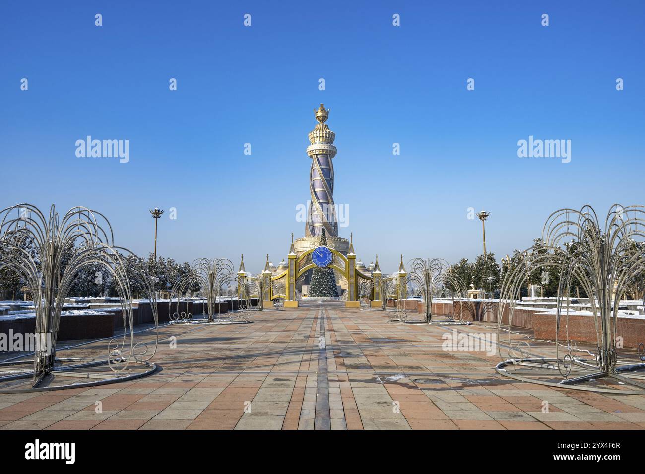 Tour d'Istiklol, Tour de l'indépendance et de la liberté, hiver, Douchanbé, Tadjikistan, Asie centrale, Asie Banque D'Images