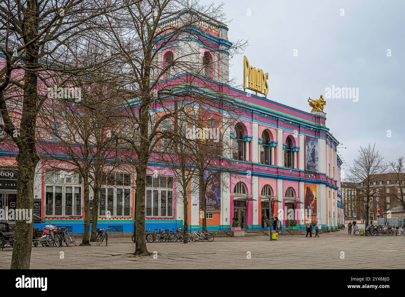 Cinema Palads dans le bâtiment emblématique de Vesterport, Copenhague, 10 décembre 2024 Banque D'Images
