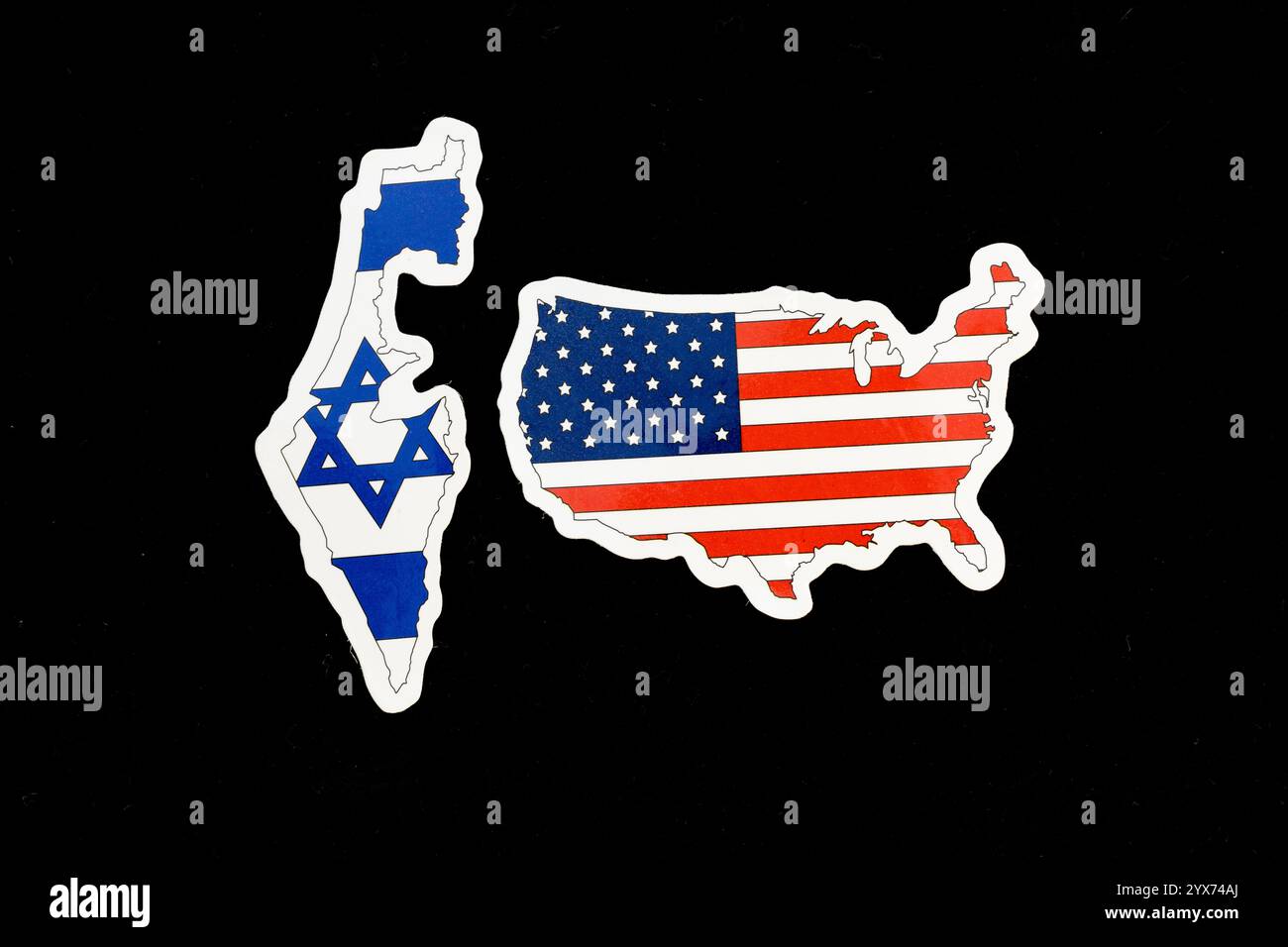 Cartes d'Israël et des États-Unis avec la couleur et la conception des drapeaux nationaux sur fond isolé noir Banque D'Images
