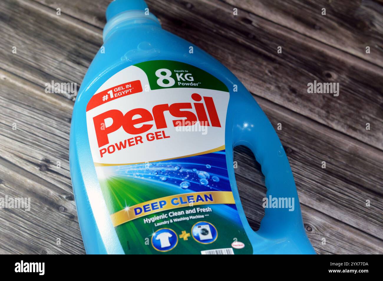 Le Caire, Égypte, 1er novembre 2024 : persil Power gel, pour le nettoyage en profondeur, équivaut à 8 KG de poudre, hygiénique propre et fraîche, pour la lessive et les machines à laver, de Banque D'Images