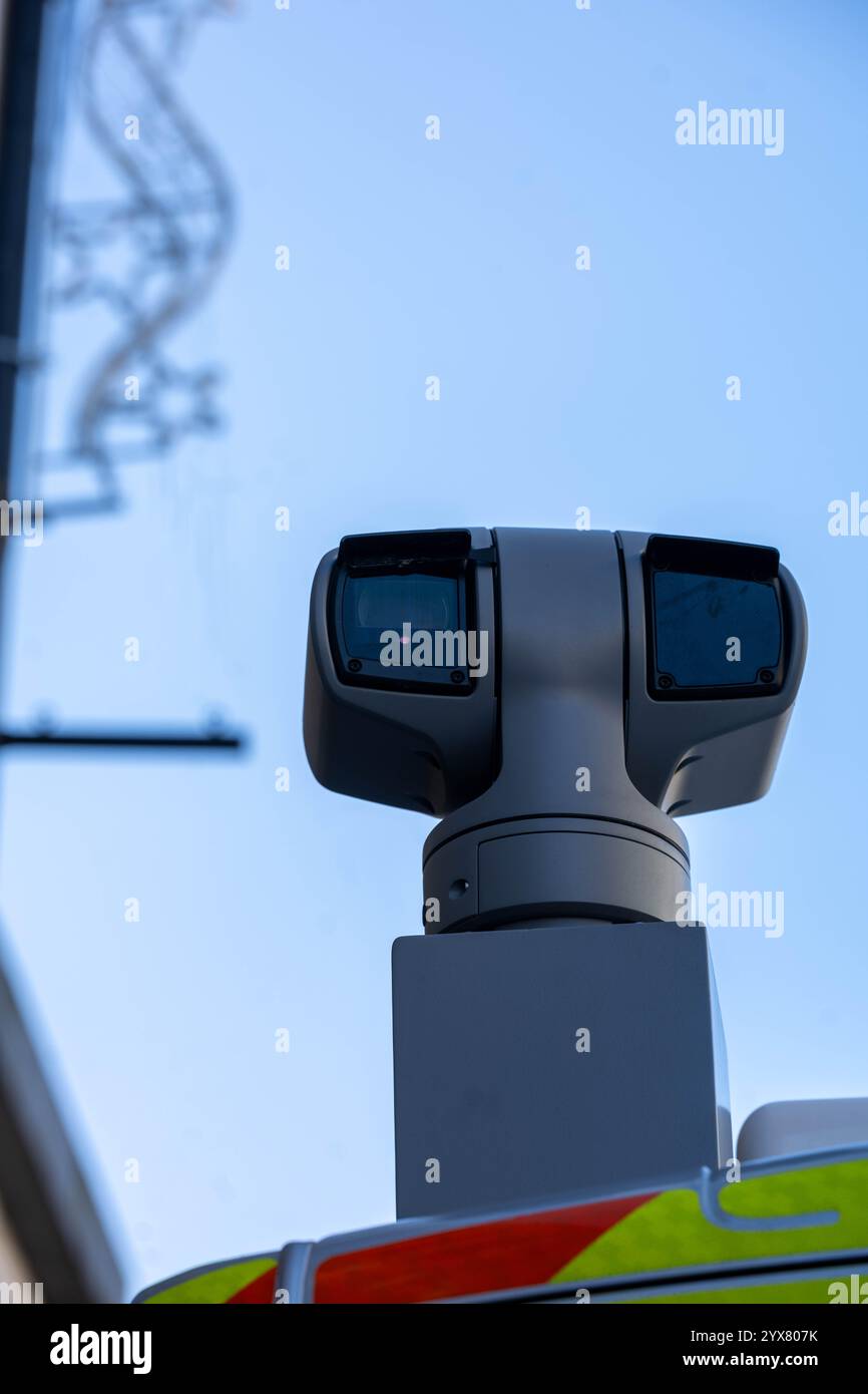 Brentwood Essex 14th Dec 2024 répression du crime de Noël par la police d'Essex en utilisant des fourgonnettes de reconnaissance faciale en direct (LFR) sur la rue High, Brentwood Essex crédit : Ian Davidson / Alamy Live News Banque D'Images