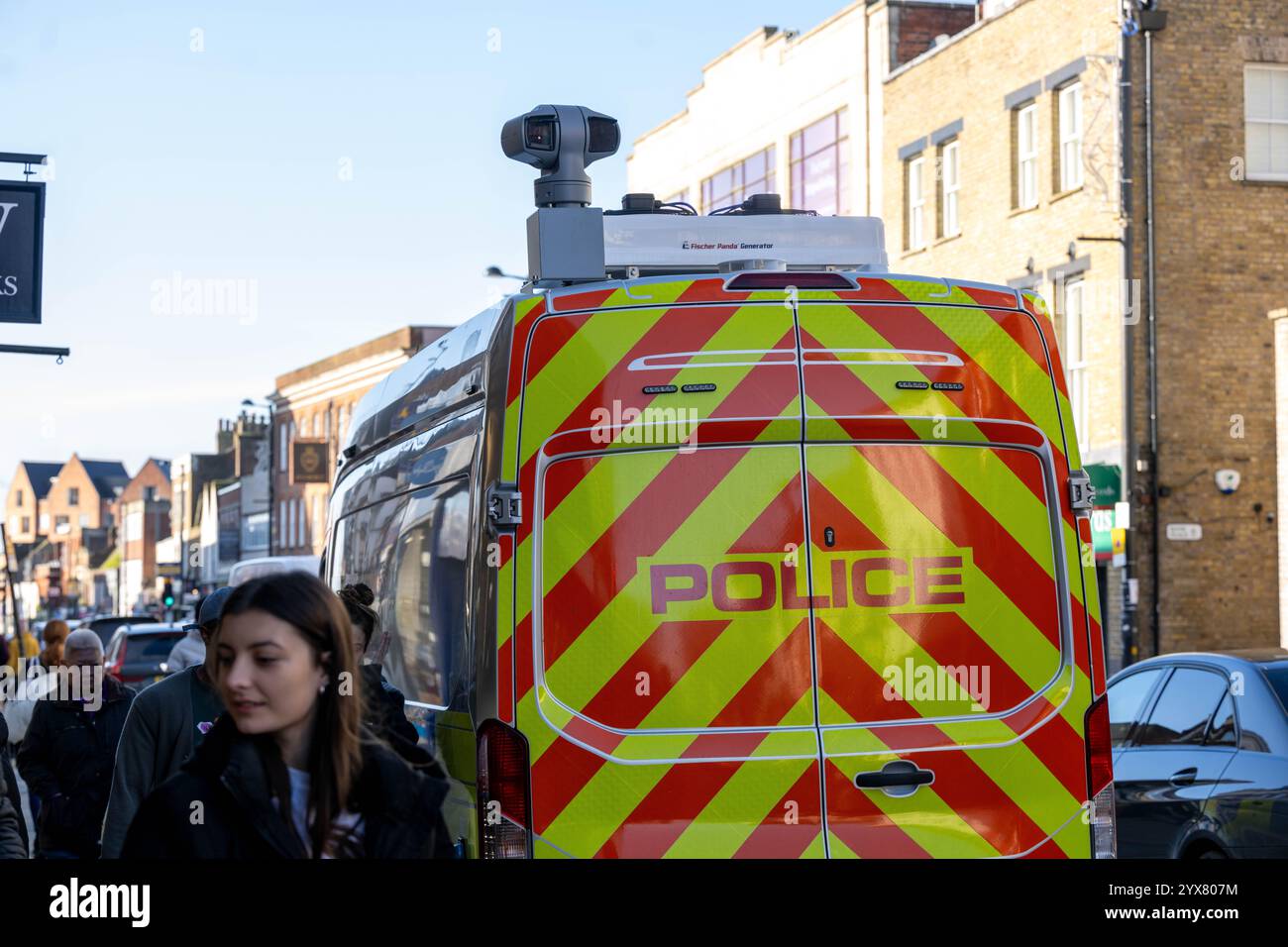 Brentwood Essex 14th Dec 2024 répression du crime de Noël par la police d'Essex en utilisant des fourgonnettes de reconnaissance faciale en direct (LFR) sur la rue High, Brentwood Essex crédit : Ian Davidson / Alamy Live News Banque D'Images