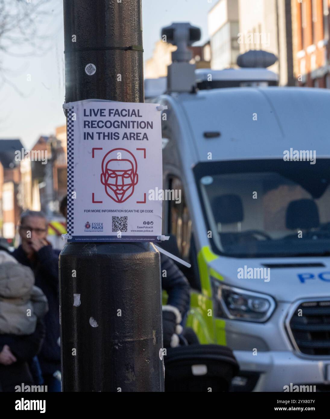 Brentwood Essex 14th Dec 2024 répression du crime de Noël par la police d'Essex en utilisant des fourgonnettes de reconnaissance faciale en direct (LFR) sur la rue High, Brentwood Essex crédit : Ian Davidson / Alamy Live News Banque D'Images