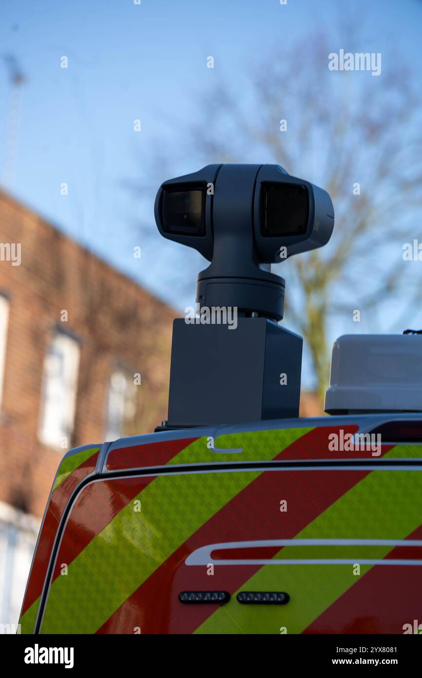 Brentwood Essex 14th Dec 2024 répression du crime de Noël par la police d'Essex en utilisant des fourgonnettes de reconnaissance faciale en direct (LFR) sur la rue High, Brentwood Essex crédit : Ian Davidson / Alamy Live News Banque D'Images