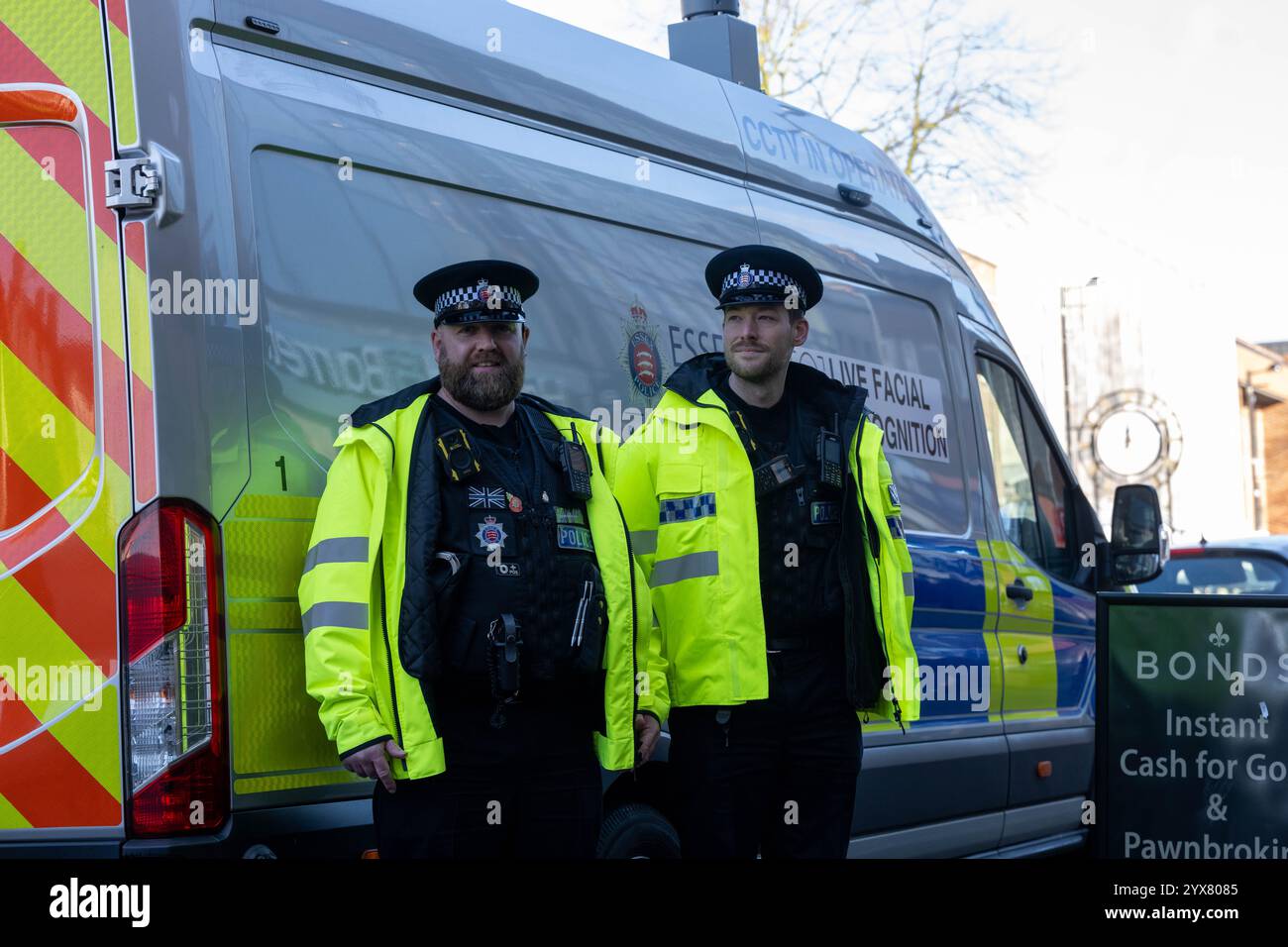 Brentwood Essex 14th Dec 2024 répression du crime de Noël par la police d'Essex en utilisant des fourgonnettes de reconnaissance faciale en direct (LFR) sur la rue High, Brentwood Essex crédit : Ian Davidson / Alamy Live News Banque D'Images