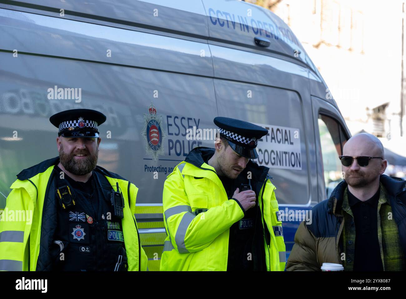 Brentwood Essex 14th Dec 2024 répression du crime de Noël par la police d'Essex en utilisant des fourgonnettes de reconnaissance faciale en direct (LFR) sur la rue High, Brentwood Essex crédit : Ian Davidson / Alamy Live News Banque D'Images