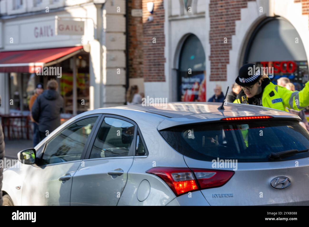 Brentwood Essex 14th Dec 2024 répression du crime de Noël par la police d'Essex en utilisant des fourgonnettes de reconnaissance faciale en direct (LFR) sur la rue High, Brentwood Essex crédit : Ian Davidson / Alamy Live News Banque D'Images