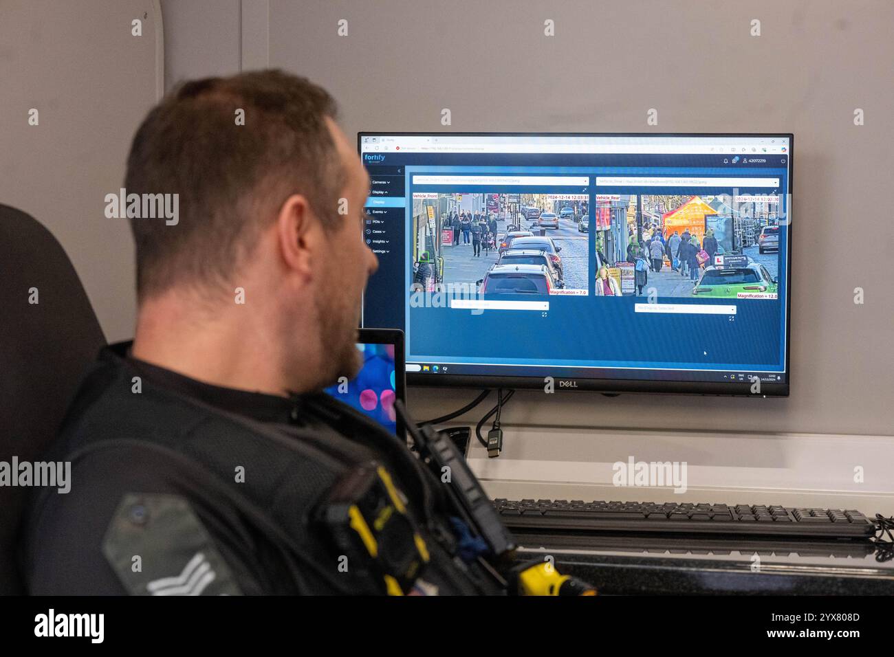 Brentwood Essex 14th Dec 2024 répression du crime de Noël par la police d'Essex en utilisant des fourgonnettes de reconnaissance faciale en direct (LFR) sur la rue High, Brentwood Essex crédit : Ian Davidson / Alamy Live News Banque D'Images