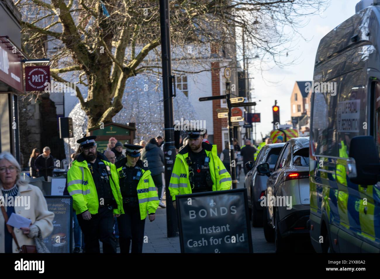 Brentwood Essex 14th Dec 2024 répression du crime de Noël par la police d'Essex en utilisant des fourgonnettes de reconnaissance faciale en direct (LFR) sur la rue High, Brentwood Essex crédit : Ian Davidson / Alamy Live News Banque D'Images