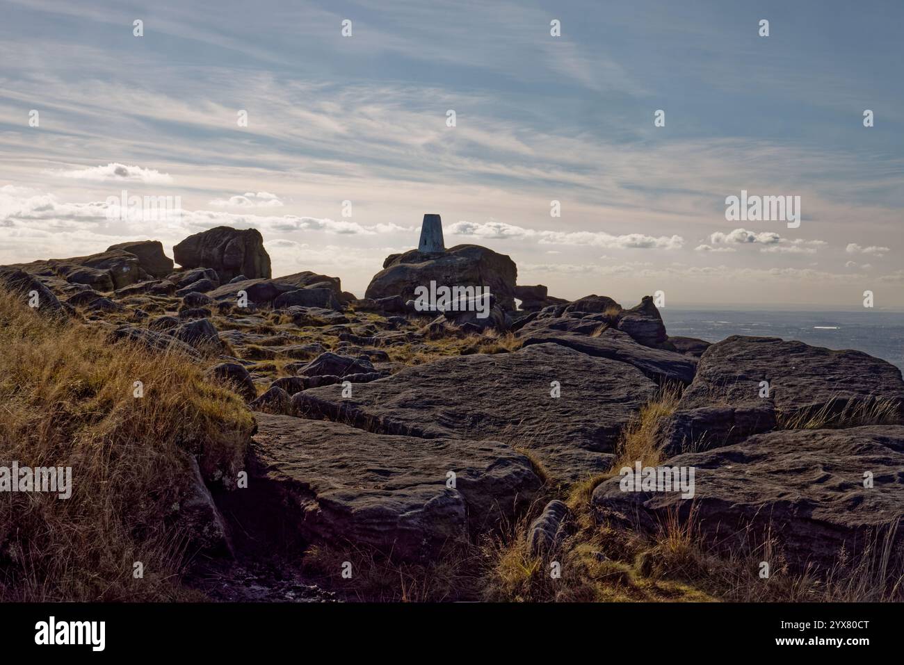 Gritstone roche à Blackstone Edge, Rochdale, Angleterre. Banque D'Images