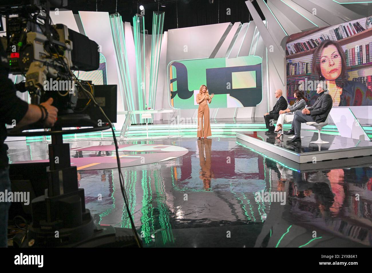 Milan, Italie. 14 décembre 2024. Milan, RAI 3 programme TV 'TV-TALK' dans la photo : le studio crédit : Agence photo indépendante / Alamy Live News Banque D'Images