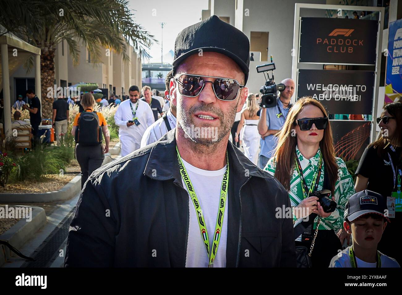 Abu Dhabi, Émirats arabes Unis. 08 décembre 2024. Jason Statham assiste à la formule 1 à Abu Dhabi le jour de la course. F1 Etihad Airways Abu Dhabi Grand Prix au circuit Yas Marina à Abu Dhabi, Emirats Arabes Unis, le 8 décembre 2024 (photo de Nicolas Economou/NurPhoto) crédit : NurPhoto SRL/Alamy Live News Banque D'Images