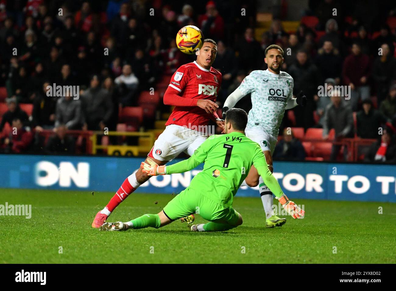 Londres, Angleterre. 14 décembre 2024. Miles Leaburn tourne pendant le match Sky Bet EFL League One entre Charlton Athletic et Mansfield Town à The Valley, Londres. Kyle Andrews/Alamy Live News Banque D'Images