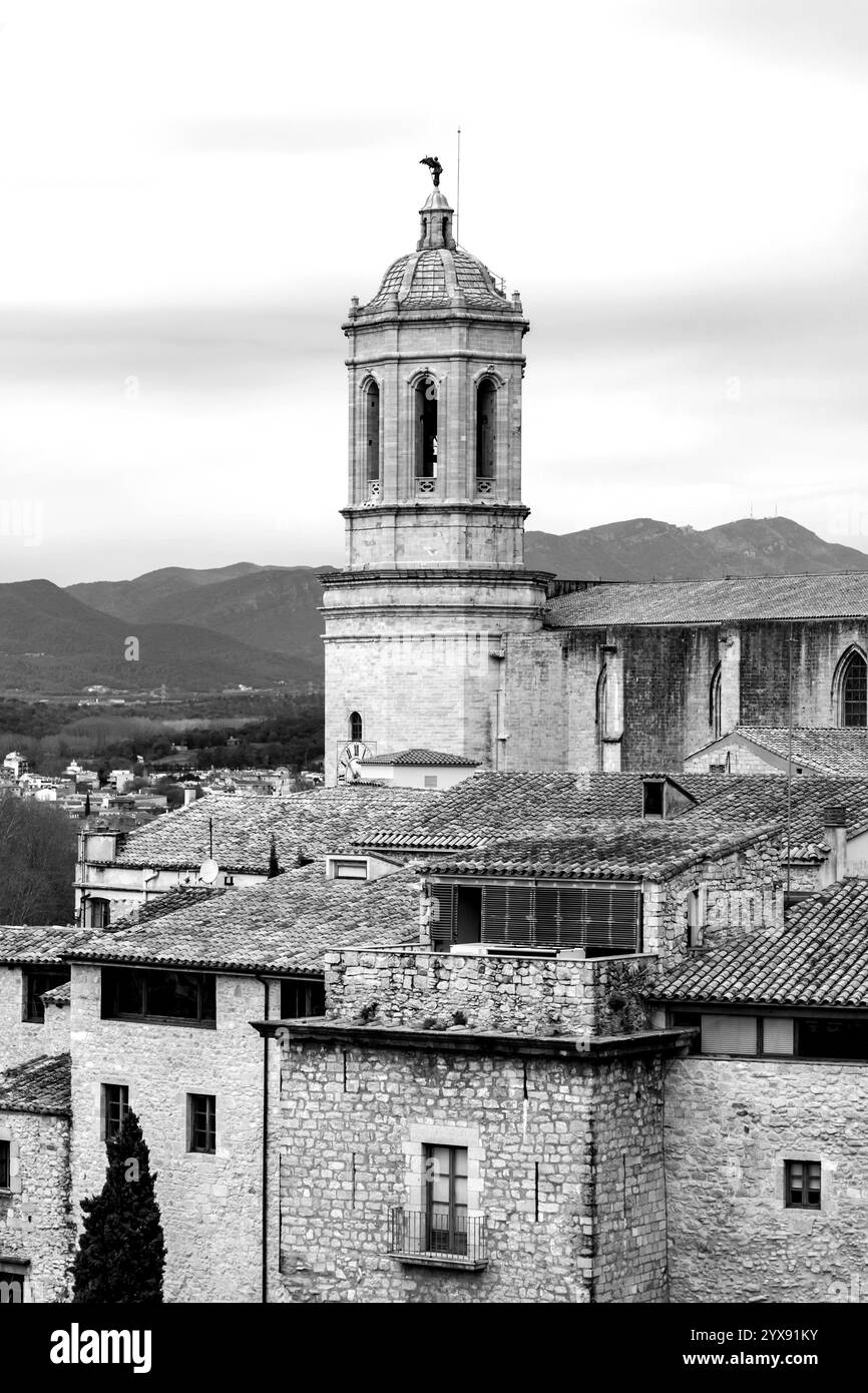 La tour de la cathédrale de Gérone ou de la cathédrale de Santa Maria de Gérone. Banque D'Images