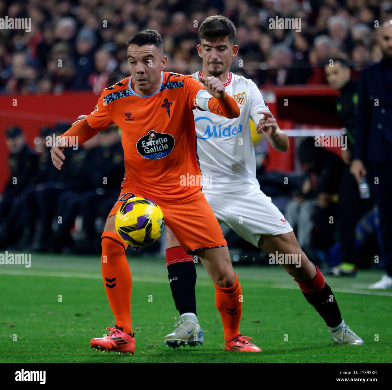 Espagnol la Liga EA Sports match Sevilla vs Celta au Ramon Sanchez Pizjuan Stadium à Sevilla, Espagne. , . JORNA16 Liga EA SPORTS ESTADIO SANCHEZ PIZJUAN Foto manuel gomezSevilla vs Celta 900/cordon Press Credit : CORDON PRESS/Alamy Live News Banque D'Images