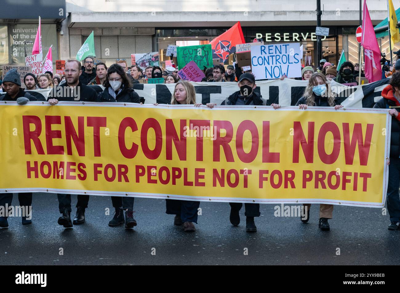 Londres, Royaume-Uni. 14 décembre 2024. Manifestation organisée par le London Renters Union contre l'augmentation du coût des logements et appelant à un contrôle des loyers pour réduire les coûts d'hébergement et pour la construction de plus de logements sociaux. Crédit : Ron Fassbender/Alamy Live News Banque D'Images