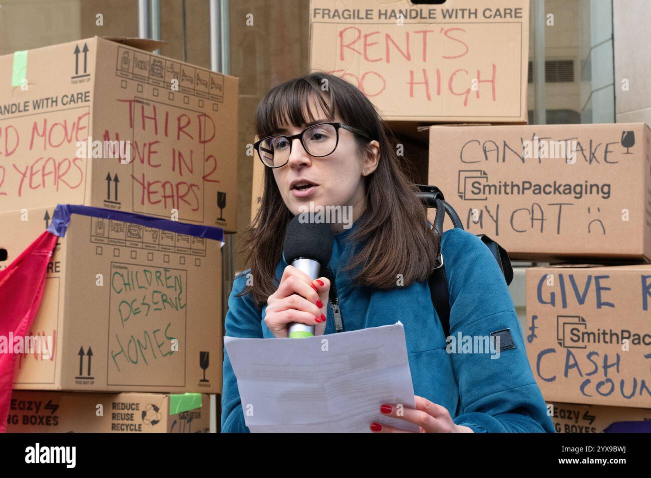 Londres, Royaume-Uni. 14 décembre 2024. Manifestation organisée par le London Renters Union contre l'augmentation du coût des logements et appelant à un contrôle des loyers pour réduire les coûts d'hébergement et pour la construction de plus de logements sociaux. Crédit : Ron Fassbender/Alamy Live News Banque D'Images