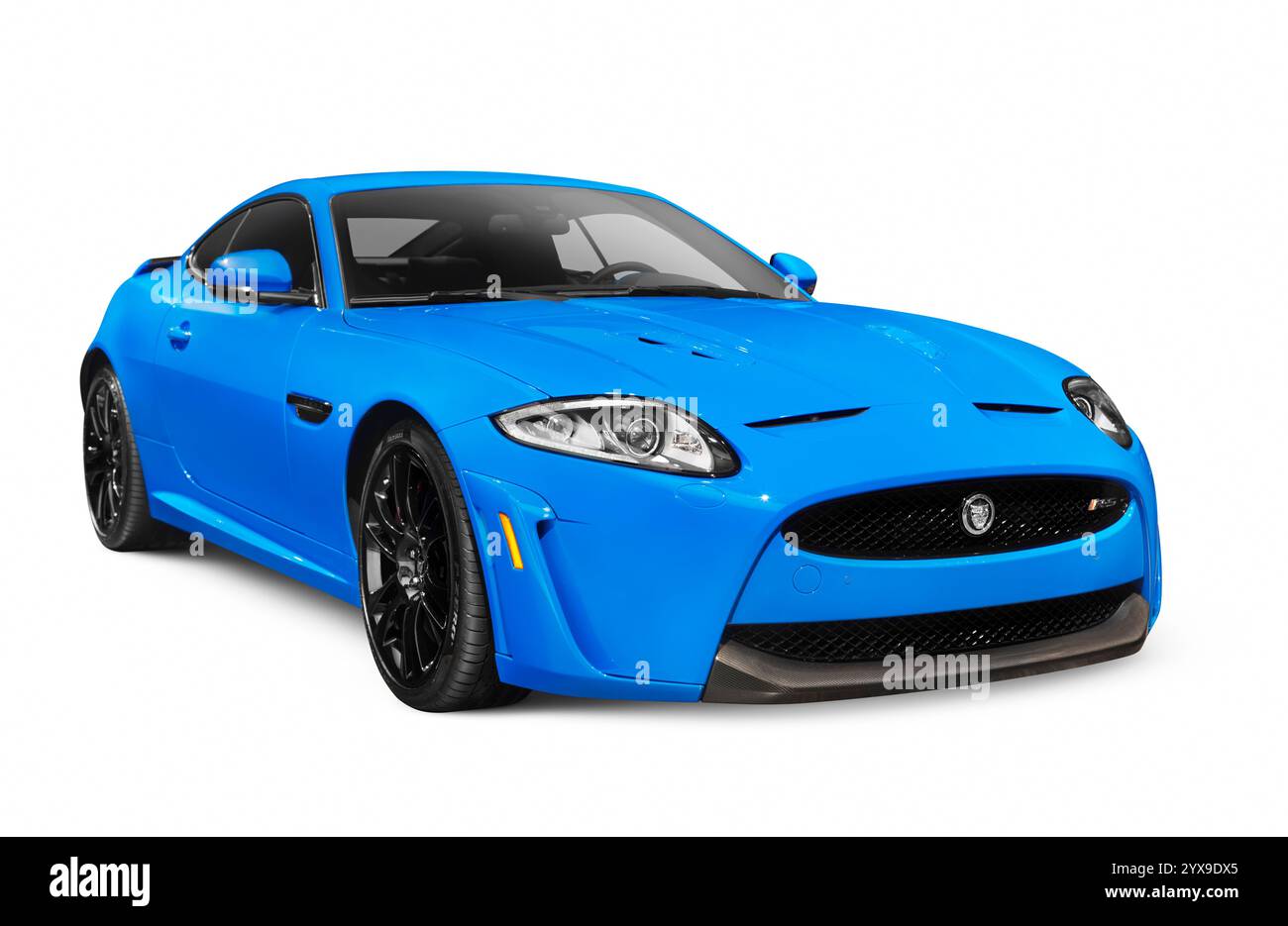 2013 Jaguar XKR-S, voiture de luxe isolé sur fond blanc avec clipping path Banque D'Images