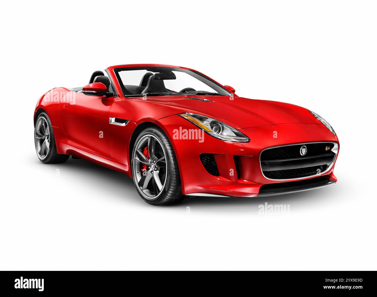 Red 2014 Jaguar F-Type S Voiture de sport de luxe isolé sur fond blanc avec clipping path Banque D'Images