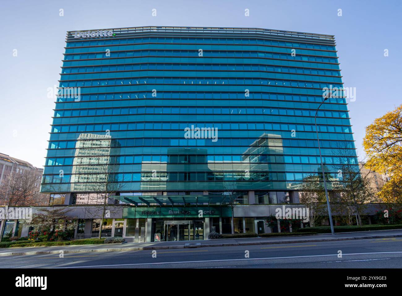 Vue extérieure du Centre d'affaires des Nations (NBC), un centre d'affaires situé dans le quartier des Nations à Genève, en Suisse Banque D'Images