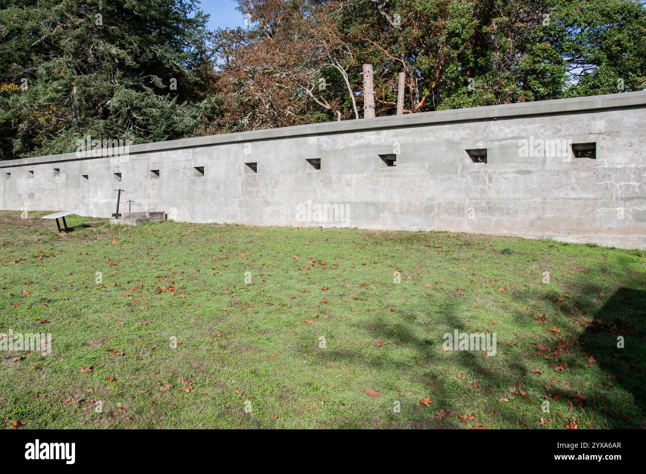 Mur défendable au lieu historique national du fort Rodd Hill et du phare de Fisgard à Victoria, Colombie-Britannique, Canada Banque D'Images