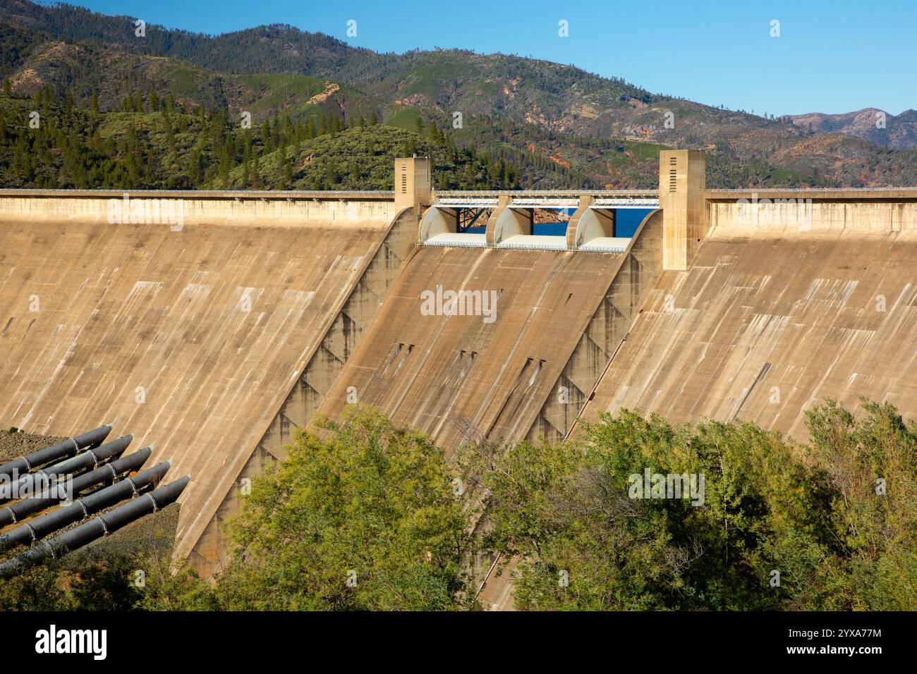 Barrage de Shasta, Whiskeytown-Shasta-Trinity National Recreation Area, Californie Banque D'Images