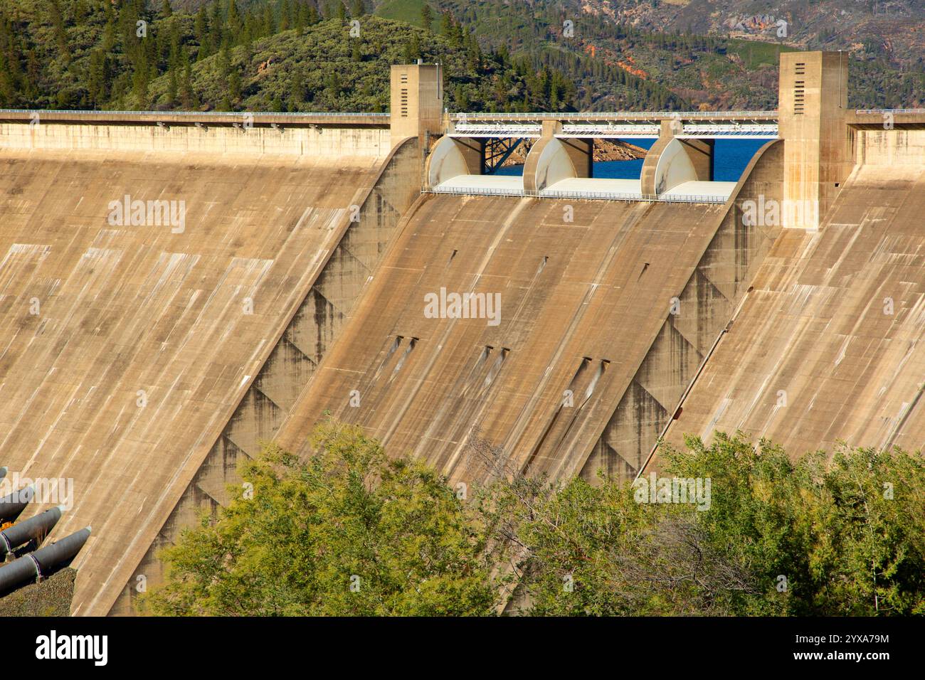 Barrage de Shasta, Whiskeytown-Shasta-Trinity National Recreation Area, Californie Banque D'Images